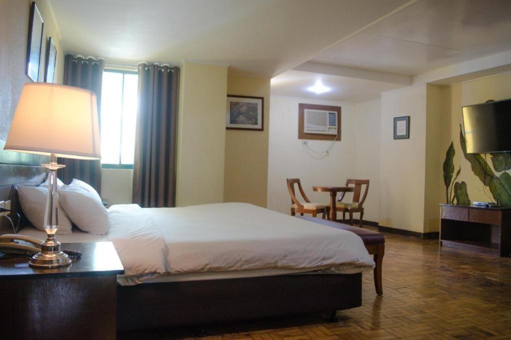 Country Village Hotel Кагаян де Оро Екстериор снимка