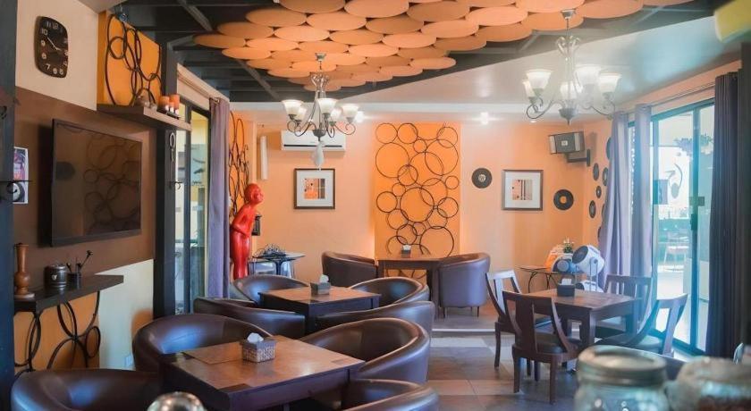 Country Village Hotel Кагаян де Оро Екстериор снимка