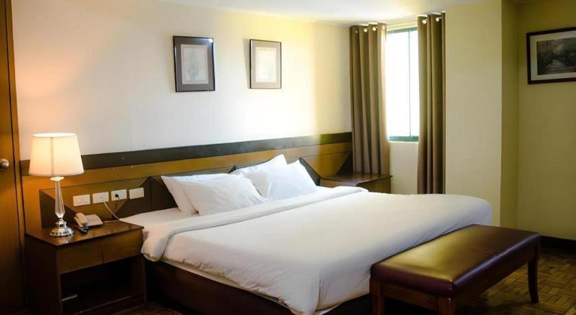 Country Village Hotel Кагаян де Оро Екстериор снимка