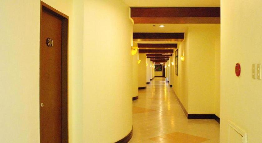 Country Village Hotel Кагаян де Оро Екстериор снимка