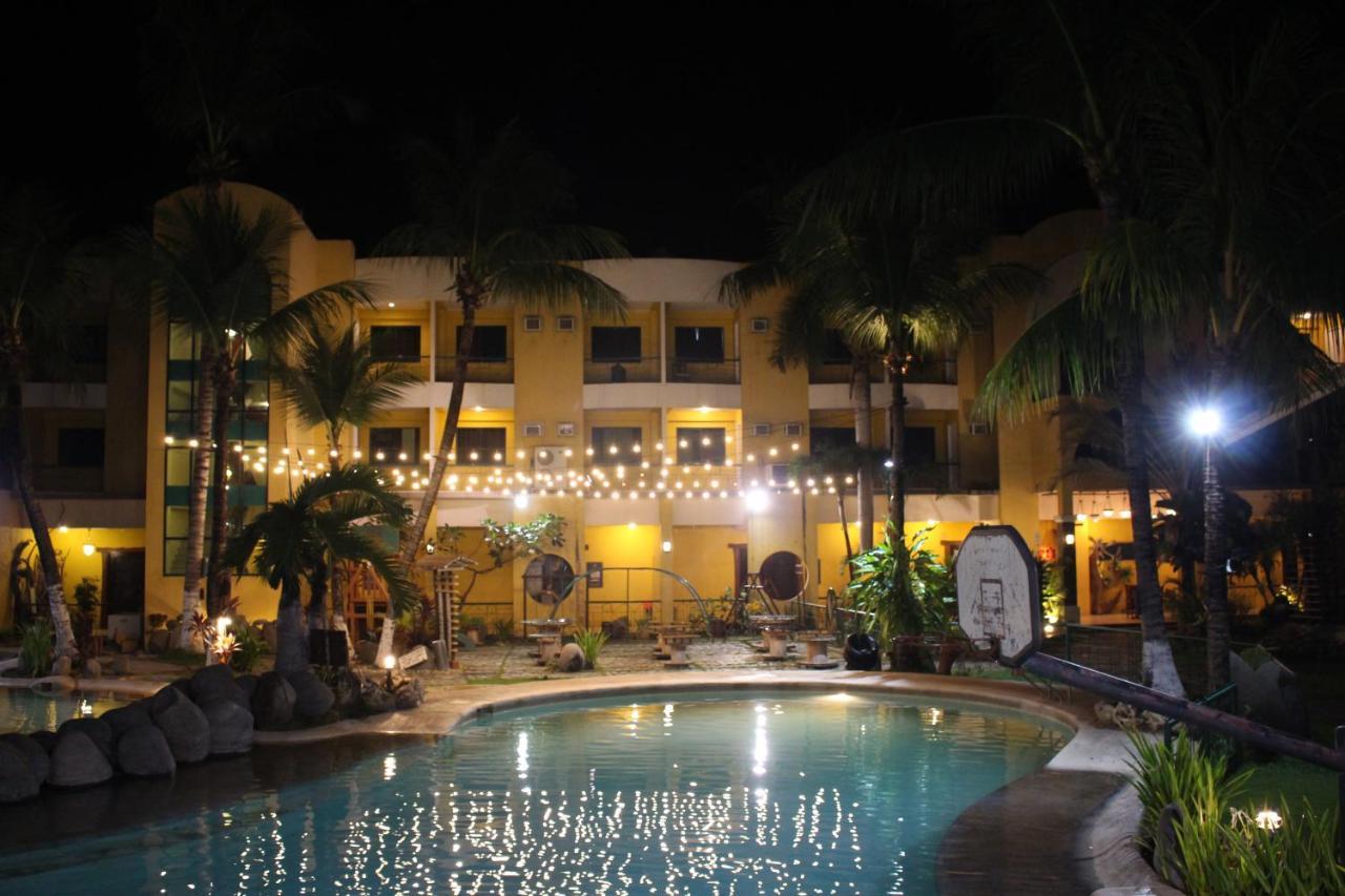 Country Village Hotel Кагаян де Оро Екстериор снимка