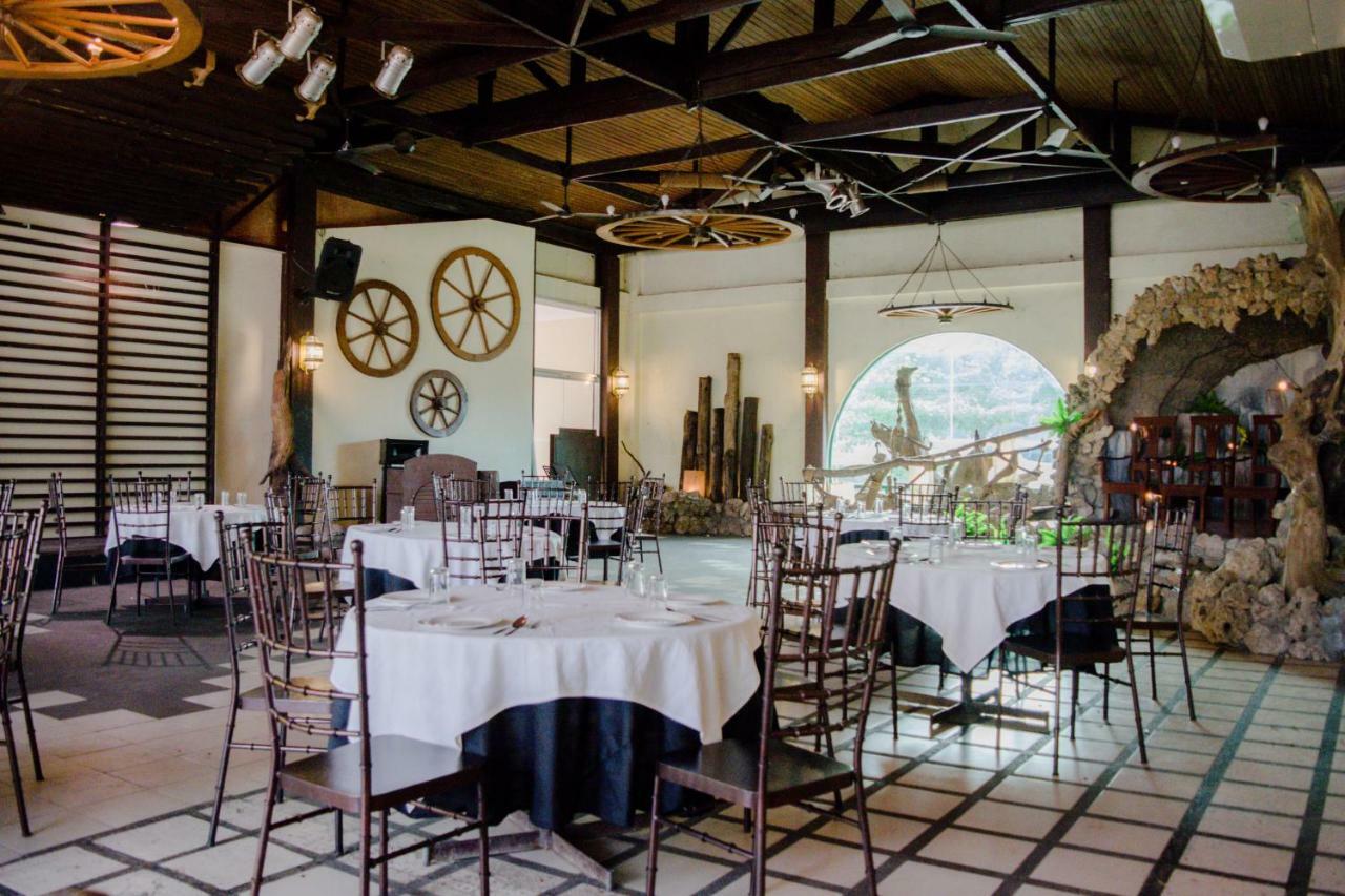 Country Village Hotel Кагаян де Оро Екстериор снимка